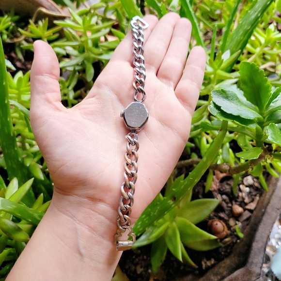 Vintage Ferex Dainty Silver & Navy Classic Chain Watch - Picture 9 of 10